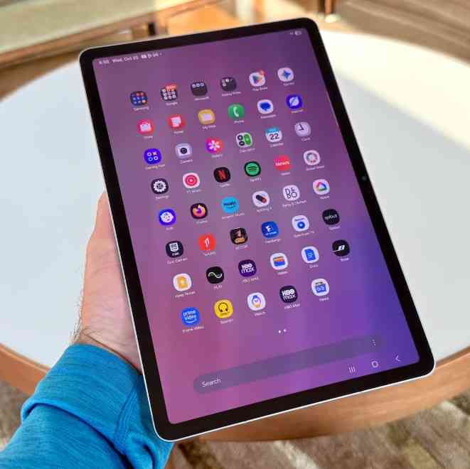 Eya Chouari social post