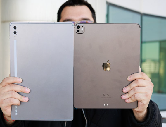 Kenza Rajraji social post