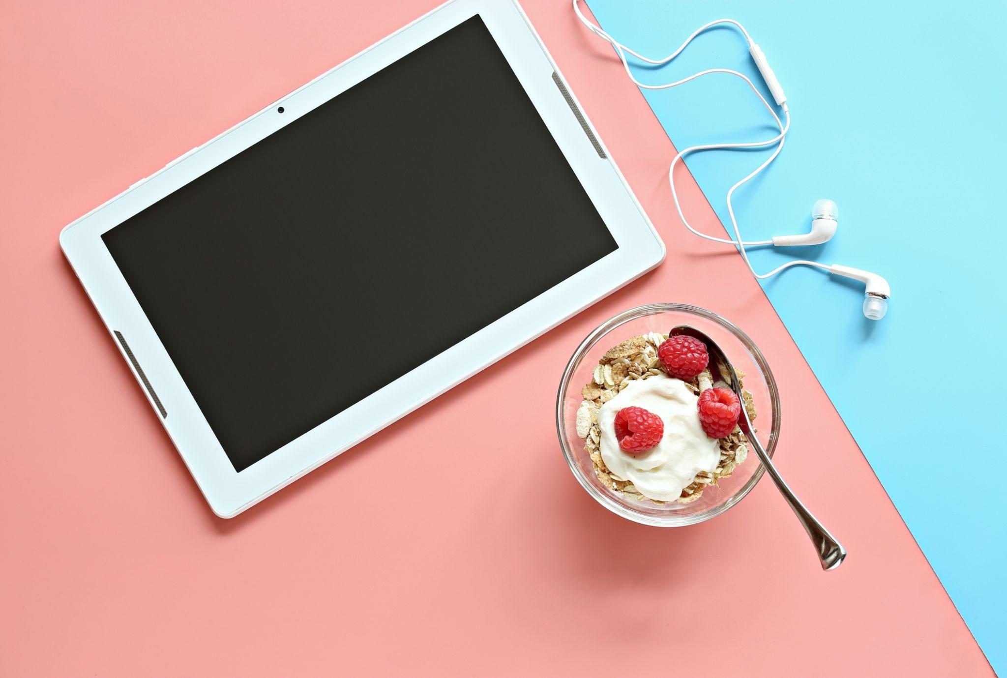 Han Thi Thet Lwin social post